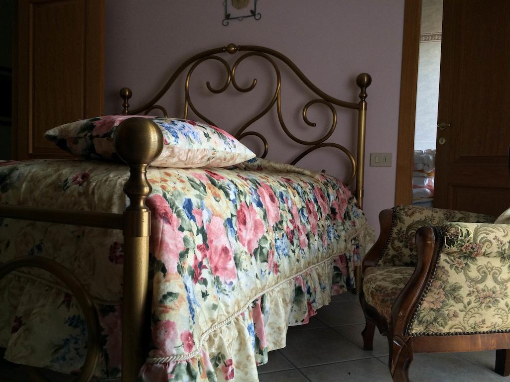 B&B Mirella Città Sant'Angelo Habitación foto
